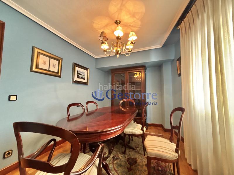 Foto 94fa33fb-fd5d-418a-a7c9-314d23bc5386. Miete etagenwohnung mit parking in Salesas - Foncalada - Campoamor Oviedo