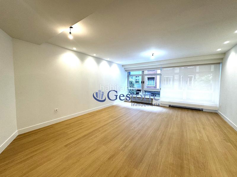 Foto a581df0a-1ed3-4afb-8c91-3848b1af948a. Piso exclusivo piso en venta en calle real , presentamos una oportunidad única de adquirir un magnifico piso a un minuto c en Oviedo