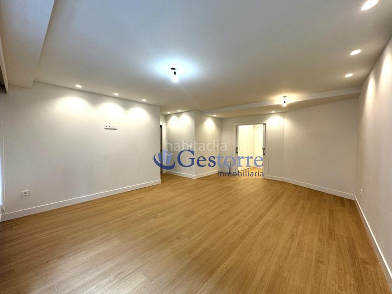 Foto bf76b6e7-c880-43b5-9a89-e2410f14217a. Piso exclusivo piso en venta en calle real , presentamos una oportunidad única de adquirir un magnifico piso a un minuto c en Oviedo