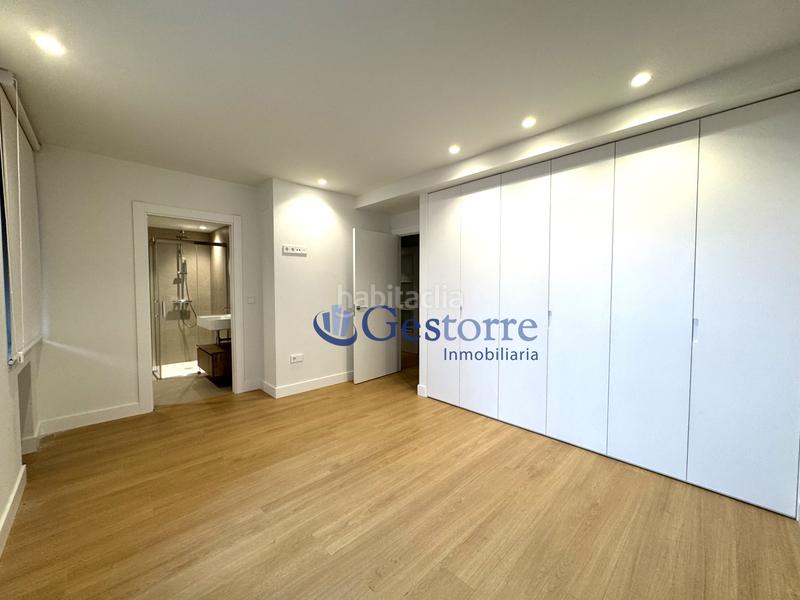 Foto c021a8de-01ab-4433-999b-263db6c7267d. Piso exclusivo piso en venta en calle real , presentamos una oportunidad única de adquirir un magnifico piso a un minuto c en Oviedo