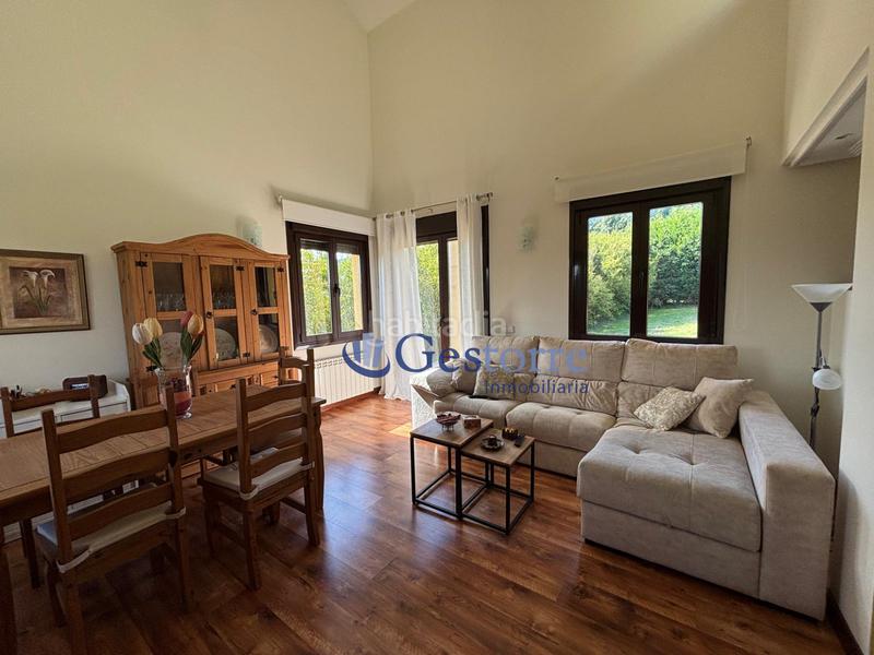 Foto 40bb139b-0c72-4554-80c2-0f733449cf19. Casa con riscaldamento parcheggio in Llanera