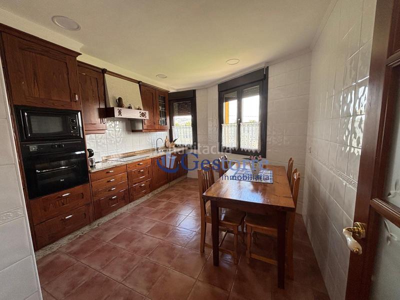 Foto 92f994ae-cb73-410e-9846-d3ebbc11e034. Casa con riscaldamento parcheggio in Llanera