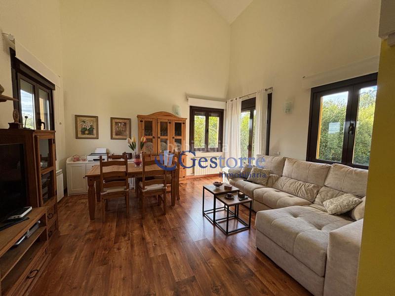 Foto b3330448-d28a-44e8-afb7-a0a01672b9e1. Casa con riscaldamento parcheggio in Llanera