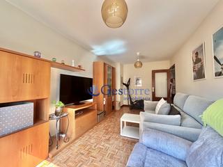 Piso  Oviedo - calle tineo. Se presenta un encantador piso en venta ubicado en la apacible z