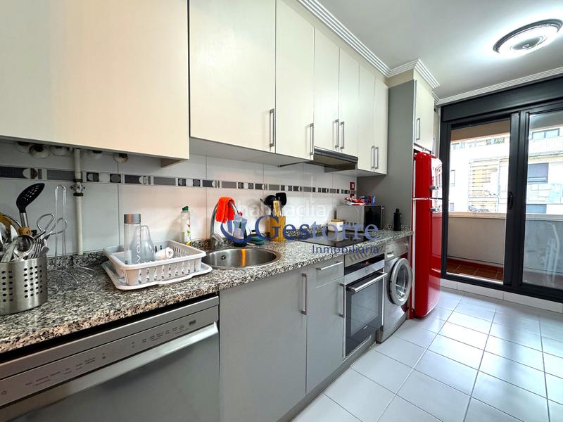 Foto 65bfd7aa-a640-41fa-a851-cae3684f9f3e. Pis amb calefacció aparcament a La Florida Oviedo