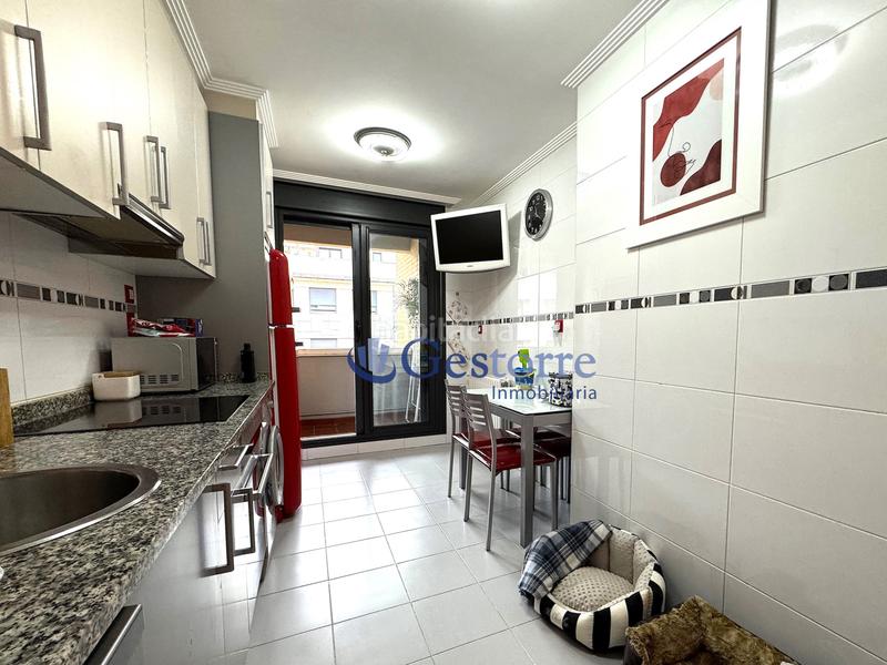 Foto 82c2f791-86d2-4ddc-8a3d-ce1d9829f3d4. Pis amb calefacció aparcament a La Florida Oviedo