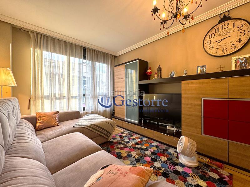 Foto e6b662f5-c761-4402-b1e2-0964b45f5b6d. Pis amb calefacció aparcament a La Florida Oviedo