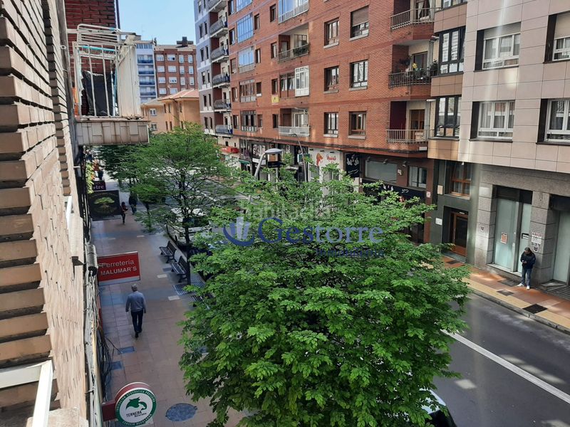 Foto 159e85ca-014c-4194-bd96-75e7b41ece57. Pis amb calefacció aparcament a La Calzada Gijón