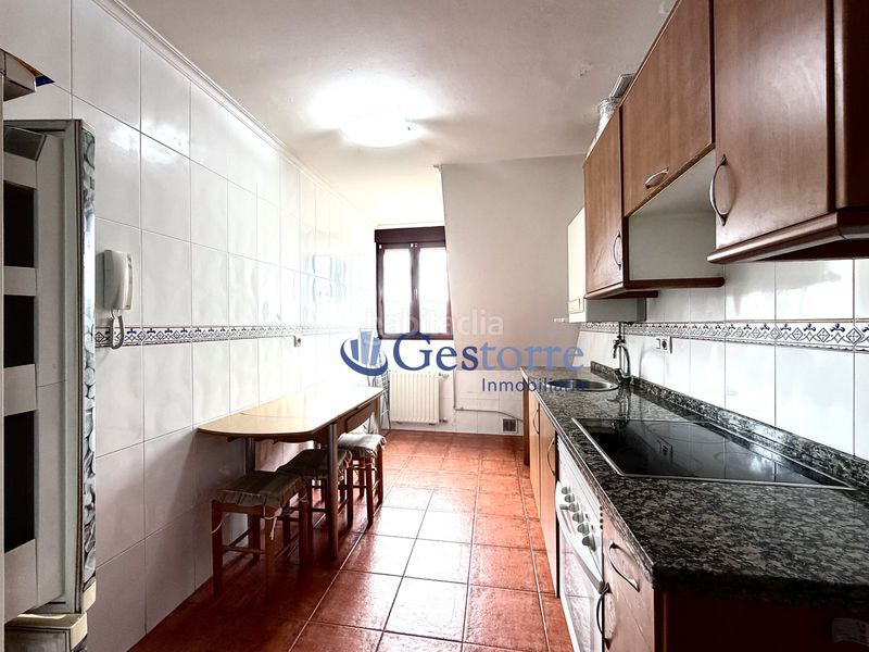 Foto a5ccf833-22b3-4dbe-a22f-feff3429d785. Pis amb calefacció aparcament a Colloto Oviedo
