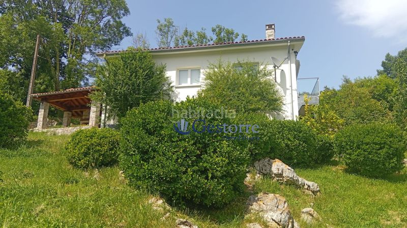Foto 503e8995-fb6f-4de1-9db5-9aa07a019f59. Casa amb calefacció a Parres