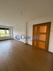 Appartement  Santa apolonia. En el corazón de avilés, en la apacible zona de el pozón, se pre