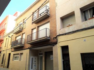 Dachwohnung  Carrer bruguera. Ático con 3 habitaciones con ascensor