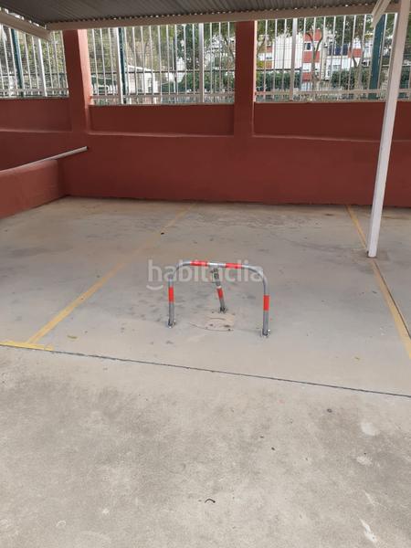 Foto 98dcbea3-865c-49f9-9c66-cb17d3e2b437. Autoparkplatz in Parque Alcosa Sevilla