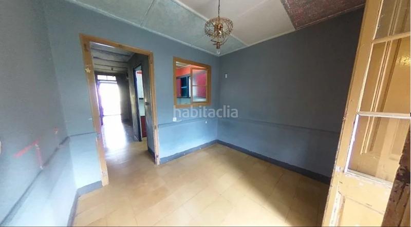 Foto c2938a8d-ef86-4ba8-abff-f38b369ec45d. Piso en Anglès
