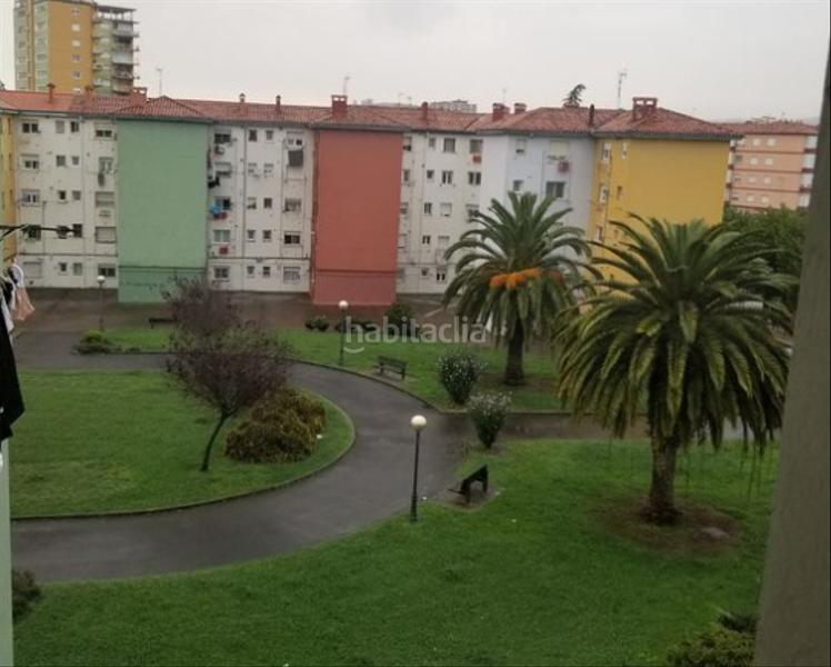 Foto 2ccec574-c60e-4a6e-a26f-d6471f2b3089. Piso en calle amancio ruiz capillas 3 en Covadonga - Campuzano - Ciudad Vergel Torrelavega