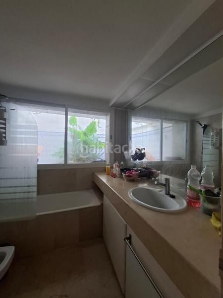 Foto d1f7c5fc-a275-49bd-8e00-4a2ca1801d46. Zweistöckige wohnung mit heizung pool in Río Real Marbella
