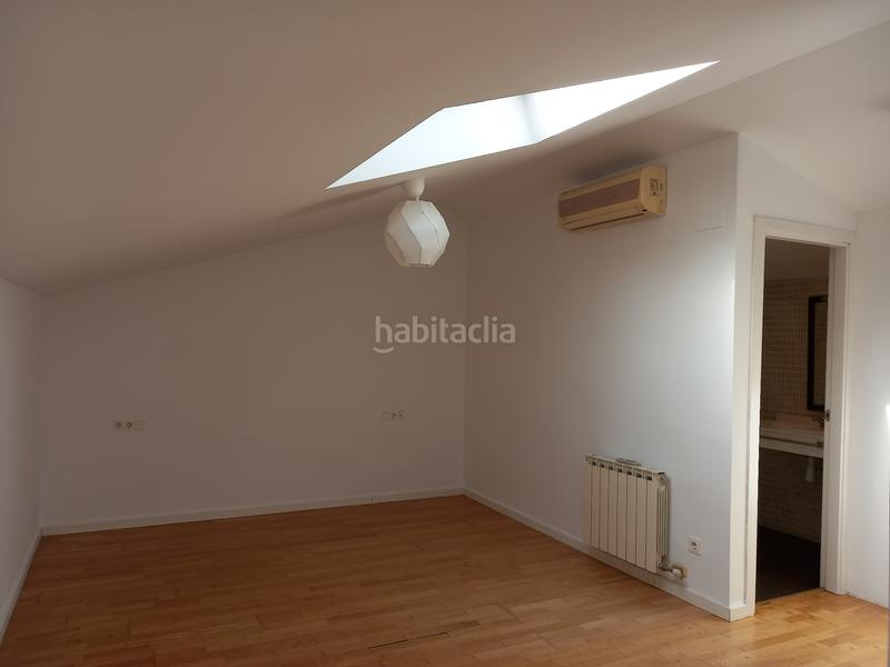 Foto 2be2aa91-6846-4c77-bf9b-e9f03e9f2711. Duplex con riscaldamento parcheggio in Eixample Sud-Migdia Girona