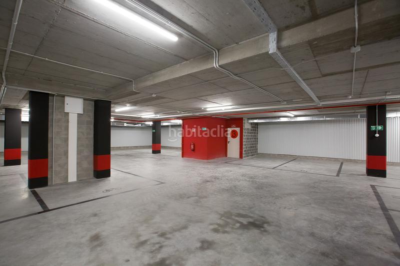 Foto 44590451-d8d3-4f68-9172-179eab9925f7. Car parking in La Peña Bilbao