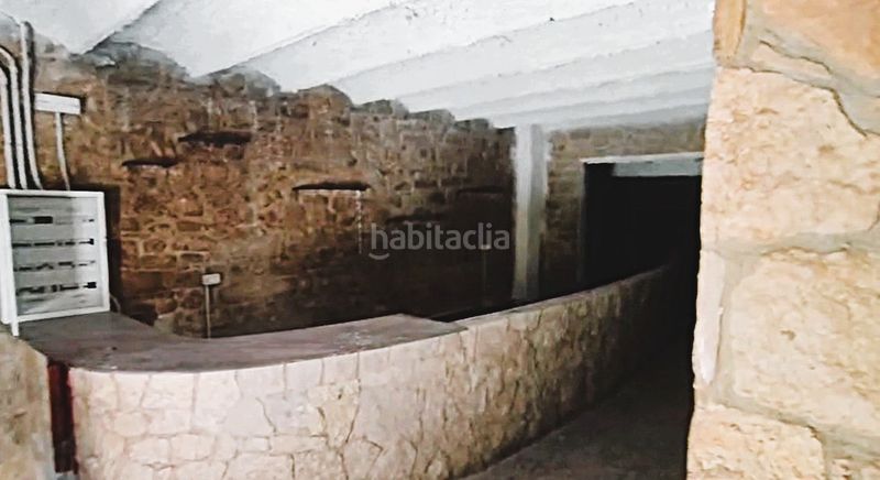 Foto 884c7906-a35e-49a7-b352-7ca075548889. Local comercial a Barri Antic Manresa