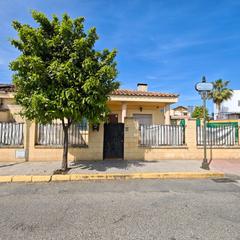 Casa pareada en Calle Don Quijote