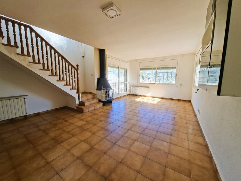 Foto aef45ef3-fe06-4cb6-83a2-b40c6f305a7e. Chalet en Torrelles de Llobregat