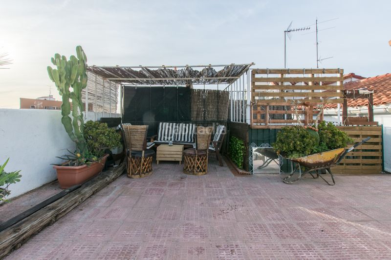 Foto d3d130a3-8542-4c7d-b678-d4ff57337121. Àtic amb calefacció a Embajadores-Lavapiés Madrid