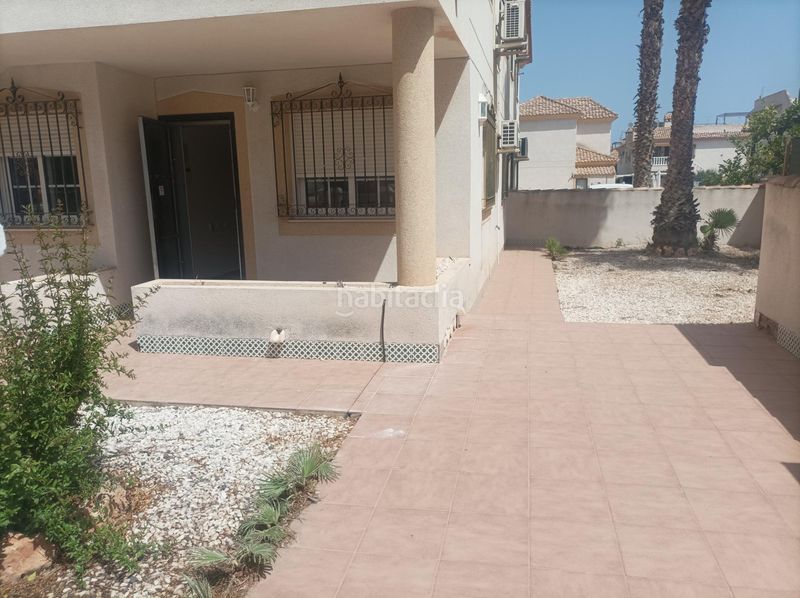 Foto 064a7ada-b913-40c9-9737-f89786dddf32. Casa amb aparcament piscina a Los Almendros Orihuela