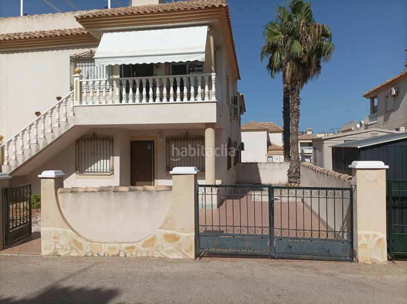 Foto 94d487b5-501f-4408-a779-0e29a066c53b. Casa amb aparcament piscina a Los Almendros Orihuela