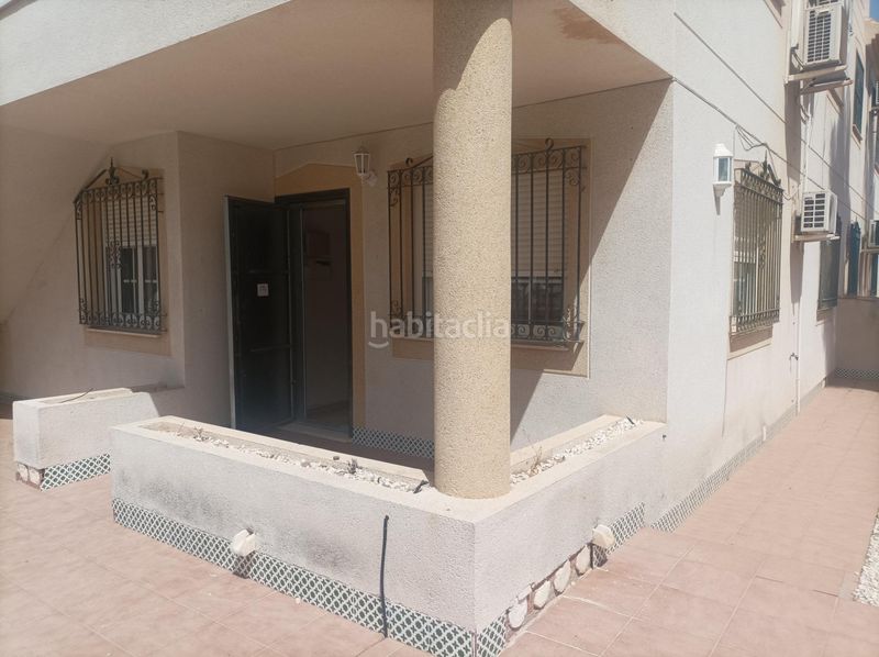 Foto cbc79dc3-d9d6-43b2-8344-f7770a8407d1. Casa amb aparcament piscina a Los Almendros Orihuela
