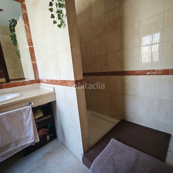 Foto ad59c2b0-06d3-477d-a1fe-08af069115ba. Casa adossada amb aparcament a Olivar de Quintos Montequinto