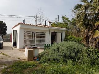 Casa  De bombo. Se vende casa recin reformada con terreno en la marjalera.