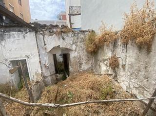 Casa a Casco Antiguo. Atencion inversores finca en el centro para tres plantas