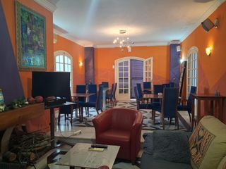 Casa en Los Pinos. Espectacular club social, financiero o networking  spectacular s