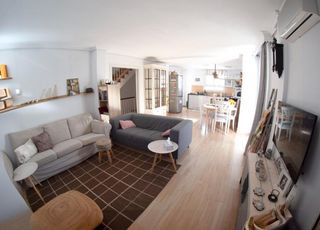 Casa adossada en Barrios (Los). Adosado en los barrios de 4 dormitorios.