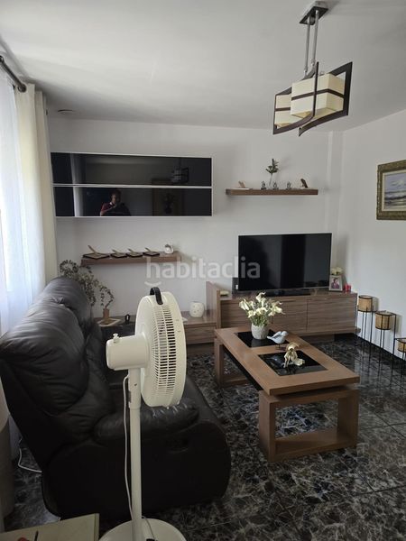 Foto 2a755917-5874-430a-bed4-79400fb2b037. Casa aparellada amb aparcament a La Granja - La Colina - Los Pastores Algeciras
