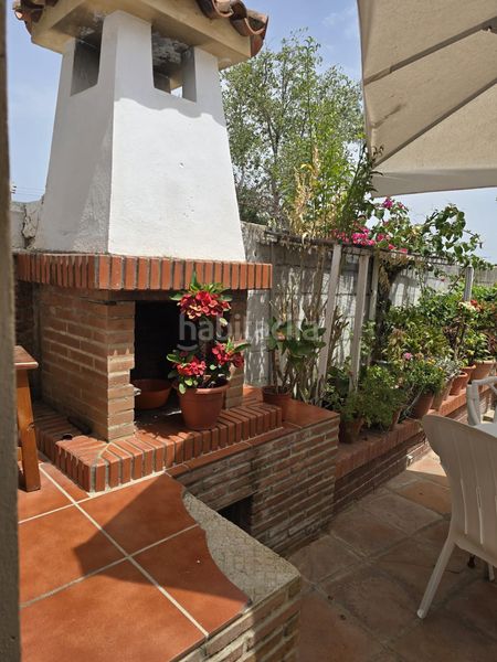 Foto ec43d795-9273-422f-87cf-73b82eabc977. Casa aparellada amb aparcament a La Granja - La Colina - Los Pastores Algeciras