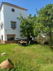 Xalet a La Granja - La Colina - Los Pastores. Acogedor chalet en algeciras con piscina y amplio jardín