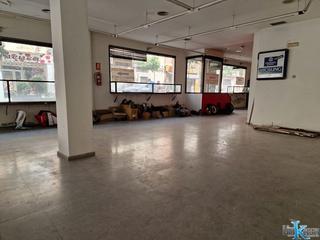 Local Comercial en Calle Tetuán