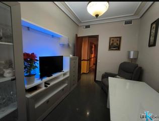 Pis  Avenida andrés segovia. Se vende piso en linares