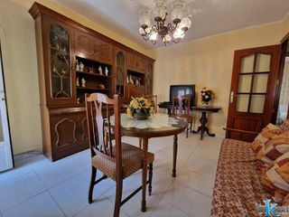 Appartement  Calle obispo álvarez lara. Se vende piso en linares