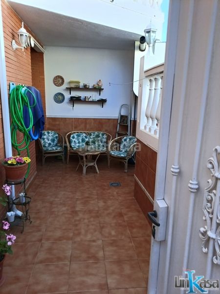 Foto 279fea7d-4f8d-4093-aa0f-068cb87408b8. Casa adossada amb xemeneia calefacció aparcament piscina a Linares