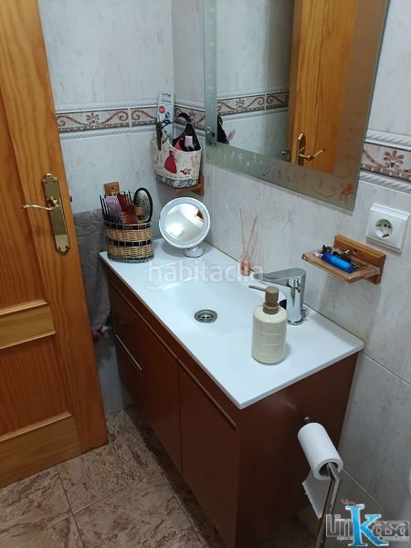 Foto 9cdac9e1-0ce5-4a1e-ba61-afd59e40dd3b. Casa adossada amb xemeneia calefacció aparcament piscina a Linares