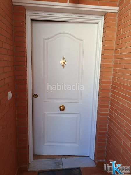 Foto aa7cf6ae-3a13-4763-8bd7-b07691470b3c. Casa adossada amb xemeneia calefacció aparcament piscina a Linares