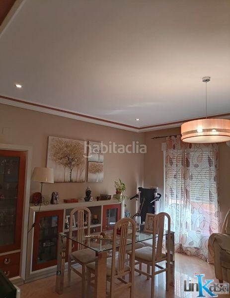 Foto c67565d1-c3f4-4288-9196-f26bfe8becc0. Casa adossada amb xemeneia calefacció aparcament piscina a Linares