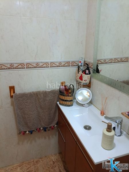 Foto caa88646-8f22-4d3f-ba24-bdafbd72189d. Casa adossada amb xemeneia calefacció aparcament piscina a Linares