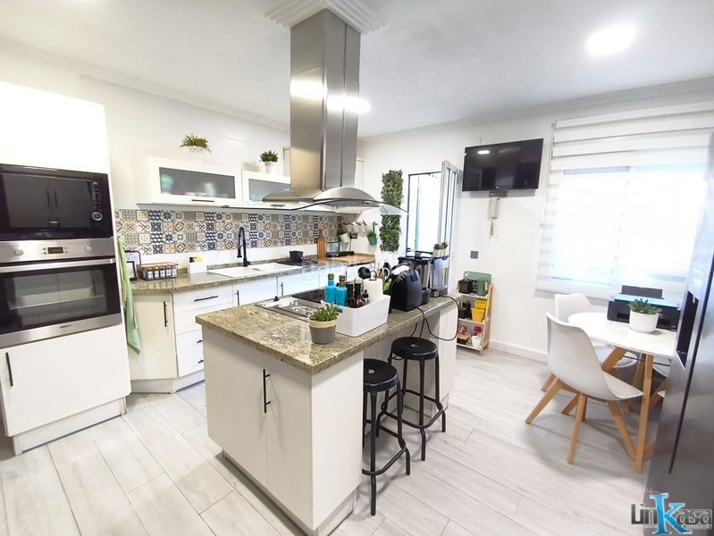 Foto bbd22977-f73b-45e7-8401-10f8dd0c79a9. Piso se vende piso en Centro ciudad Linares
