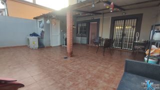 Maison  Calle alhelí. Se vende casa en linares