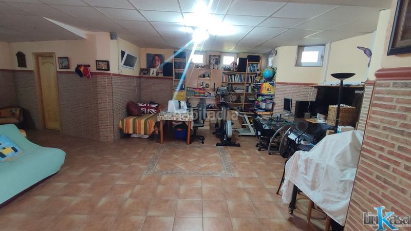 Foto 1f063eae-cc45-430b-b18e-084ffe183b28. Casa amb aparcament a San Gonzalo Linares