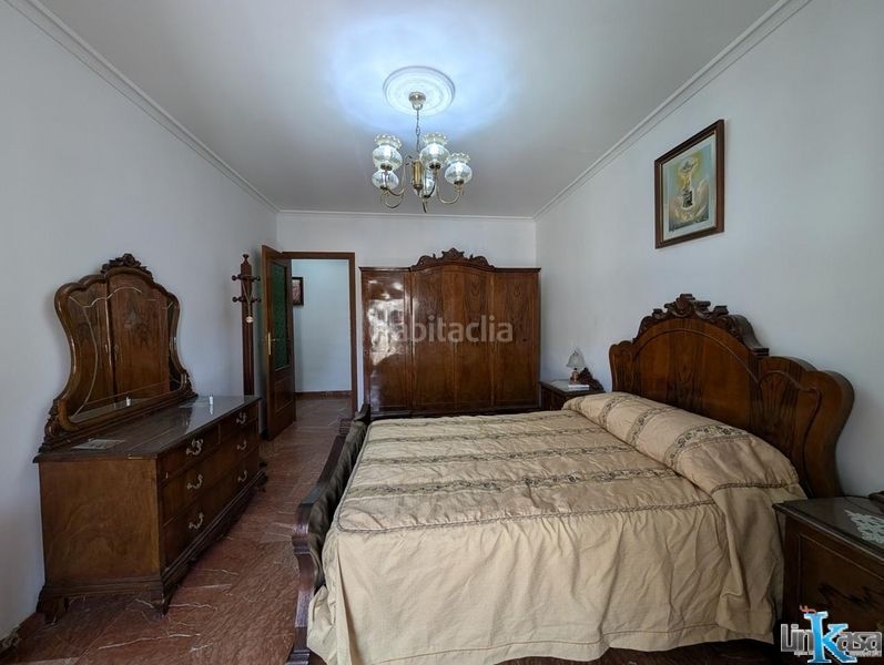 Foto f3dcbf23-4276-41a9-abba-13e38cb717b1. Pis amb xemeneia aparcament a Centro ciudad Linares