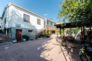 Chalet  Carrer vallbona. Casa espectacular en carrer vallbona – la vall, barcelona